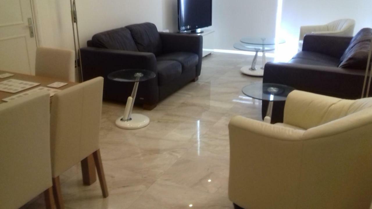 Amathusia Beach Apartment 利马索尔 外观 照片