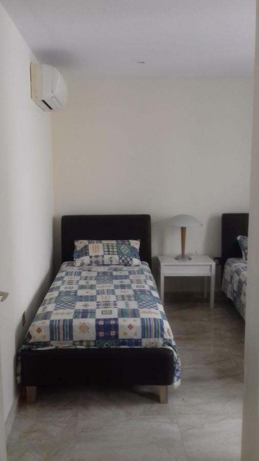 Amathusia Beach Apartment 利马索尔 外观 照片