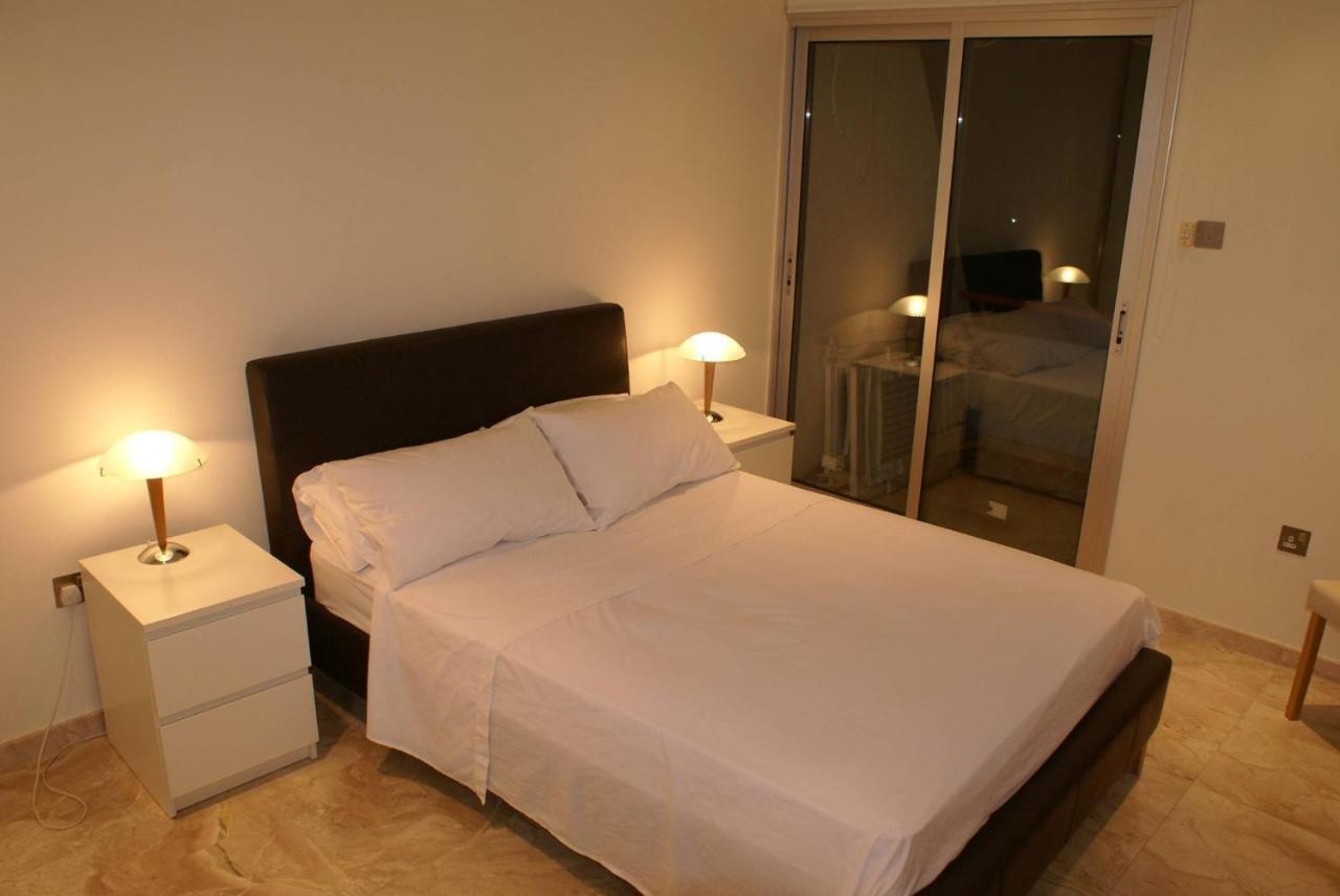 Amathusia Beach Apartment 利马索尔 外观 照片